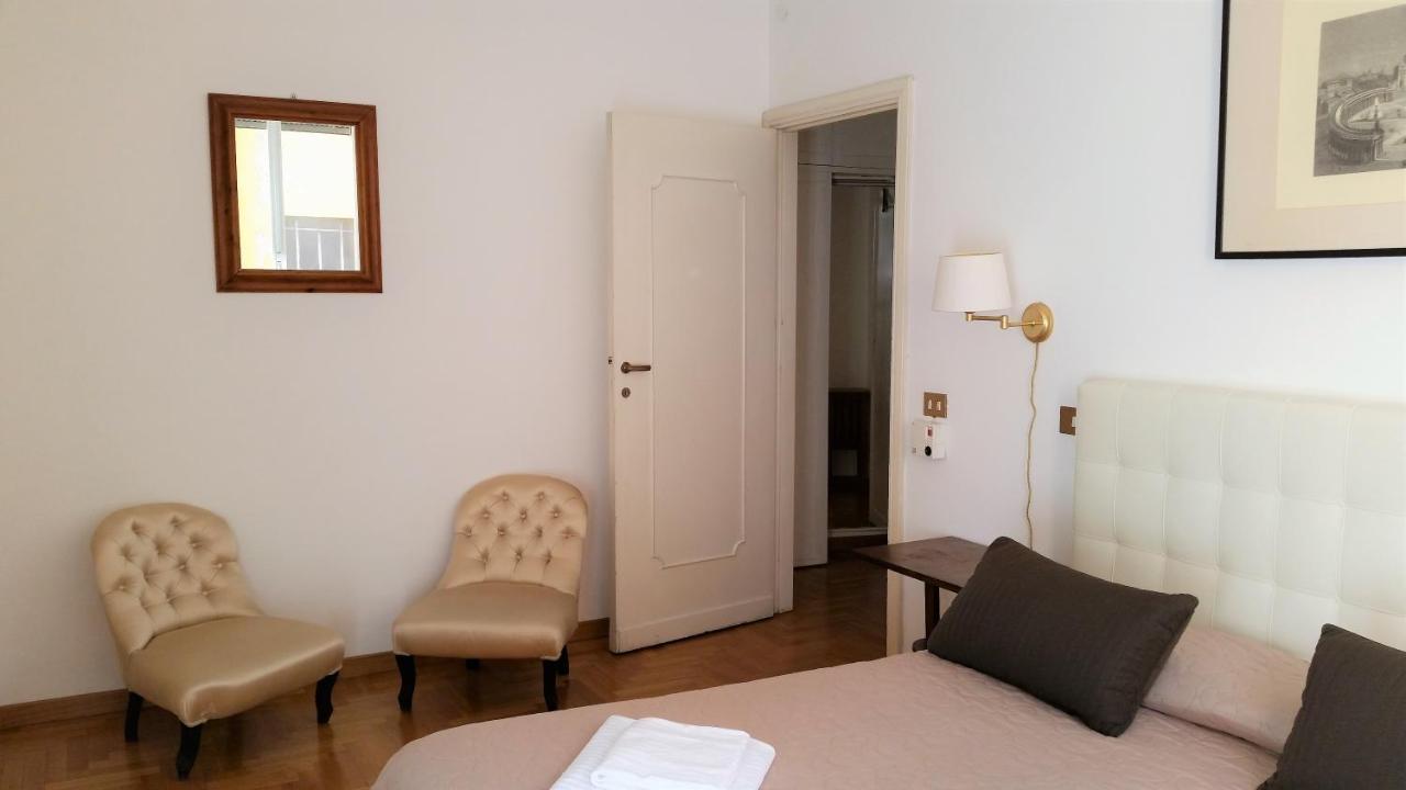 Vatican Suites Happy Holidays Рим Екстер'єр фото