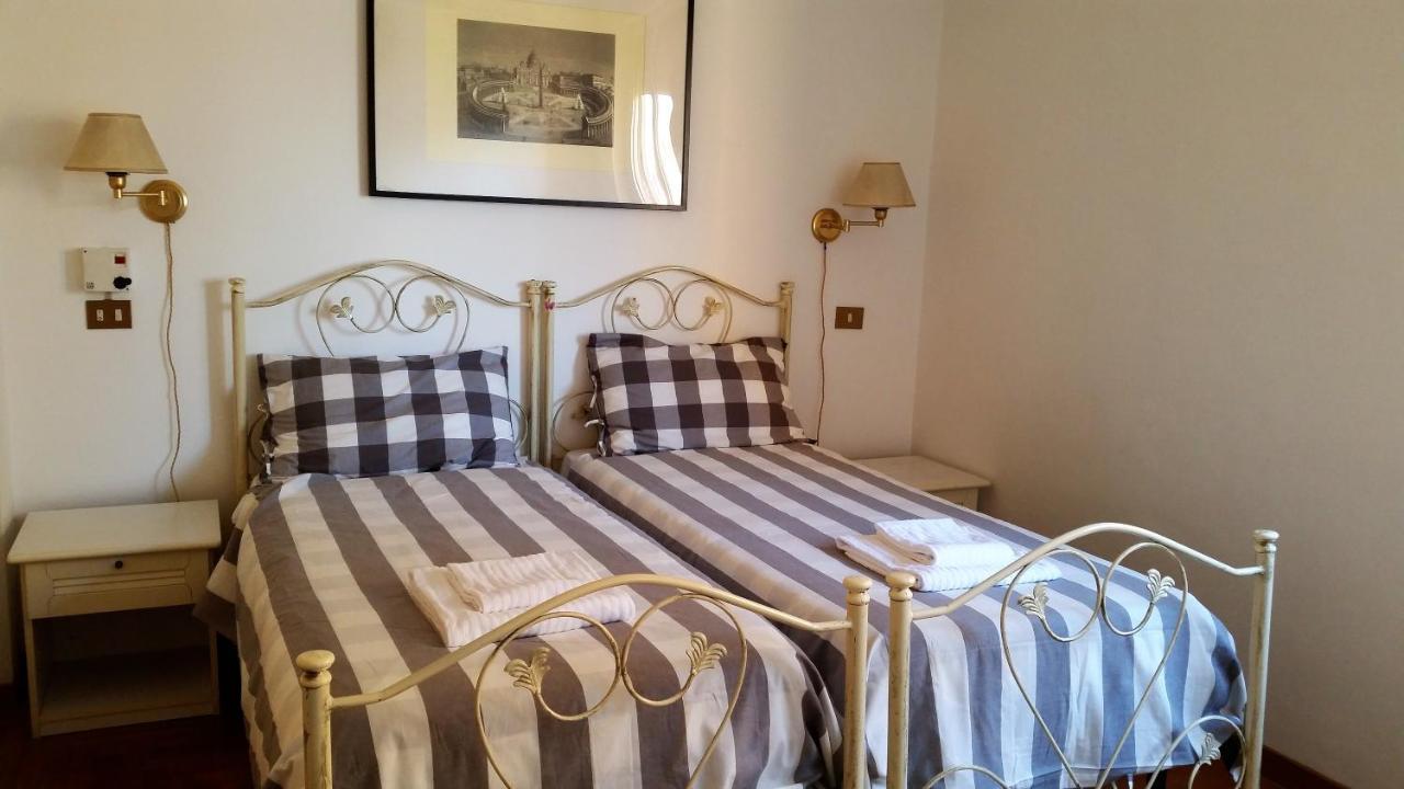 Vatican Suites Happy Holidays Рим Екстер'єр фото