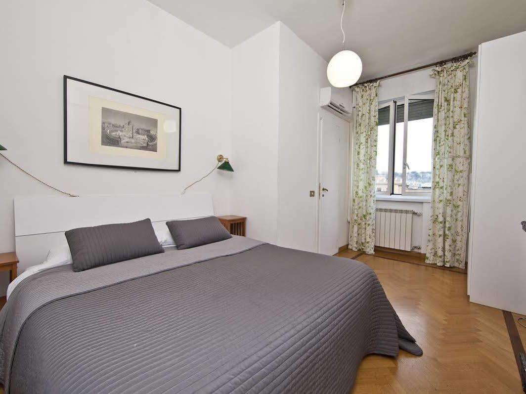 Vatican Suites Happy Holidays Рим Екстер'єр фото